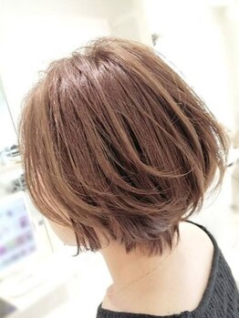 「上品で女性らしい」「傷ませない艶カラー」が得意/30代40代50代のリピート率90%超えの満足度