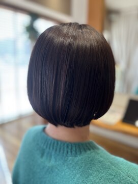 ヘアーサロンコモレビ(hair salon komorebi) ショートボブ