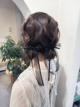 ユヌ(Une) 結婚式参列お呼ばれヘアセット/ツイン団子ヘアアレンジ/ボブヘア