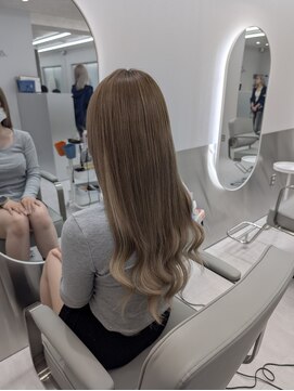 ブランシスヘアー(Bulansis Hair) セミロングからのロングヘアー