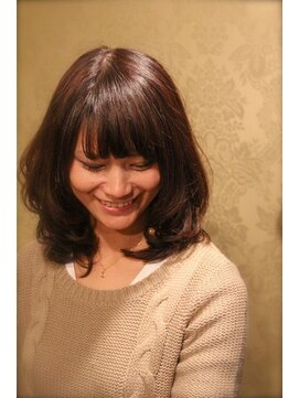 ラグノ(RAGNO) グロスカラーとCカールで魅せるリラックスミディ