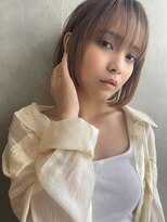 サラッとまとまるナチュラルワンカールボブ　フォギーベージュ