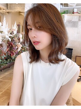 ロンドアリシア 金山(Lond Alexia) 【Lond Alexia】柴田知亜希/ボブウルフ/パールベージュ/前髪