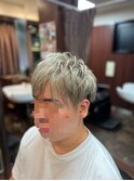 ショートヘアカットブリーチカラー