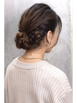 リィリ バイ ロダット 横浜(rili by LODAT) ローアップ・ヘアアレンジ【rili横浜】