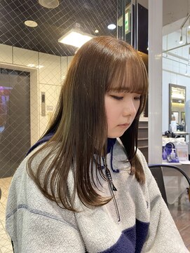 ヘアーアンドメイク ビス(HAIR&MAKE bis) オリーブカラー【中西思実】