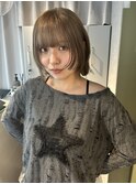 顔まわりレイヤー 外はねボブ ベージュ イメチェン