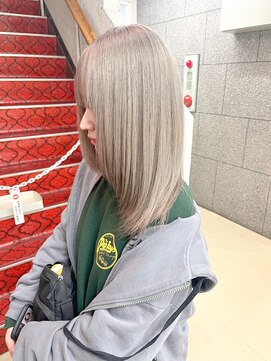 ビバラヘアー(VIVA LA HAIR) ハイトーンミルクティー