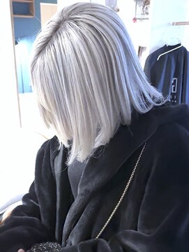 ブレイズヘアー(BLAZEhair) 真っ白ホワイト×黒染め落とし×ブリーチ4回