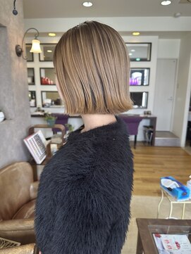 ウニレ バイ センス(unire by sense) ボブに合うバレイヤージュカラー/ベージュカラーが人気