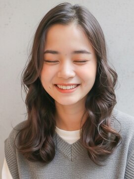 大人かわいいセミロング×パーマスタイル