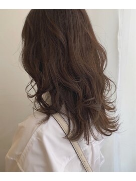 ツイギー 千舟店(TWiGGY) 【10台、20代◎大人気】ゆれて動く!透けるウルフ♪