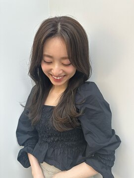 エレン 池袋(ElEn.) 似合わせ小顔カット×くびれ外ハネミディ 韓国ヘア 髪質改善