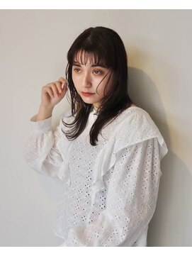 フルアヘッド(FULL A HEAD) 顔まわりのレイヤーカット