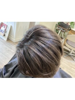 【豊平公園駅30秒】大人女性も納得の艶感と、透明感溢れる綺麗な髪色に。ファーストグレイカラーもお任せ◎