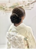 お着物でお仕事に。特大ボリュームカールシニヨン