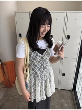 エイチ(H) ハイライトくびれボブセミロングクラゲヘアショートウルフ