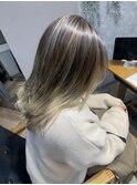 透明感ベージュの大人バレイヤージュ