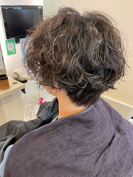 アートキューブイシザキ 縦落ちスパイラルパーマ