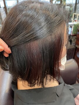 キャラ 池袋本店(CHARA) レッドのインナーハイライトとアゴラインボブ【池袋/大村】