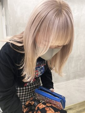 ソーコ 渋谷(SOCO) ハイトーンブロンドミルクティーベージュケアブリーチ