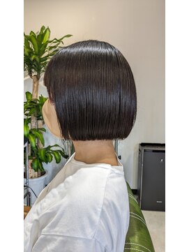 モーネ(Mone) 切りっぱなしボブ