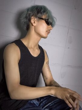 刈部倶楽舞 シルバー×ライトグリーン ブリーチカラー【朝久】