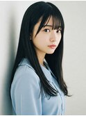 清楚で上品な黒髪セミロングヘア