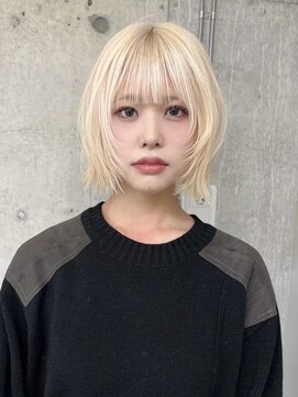 ソル バロール 表参道(SOL .valor) ホワイトブロンド レイヤーボブ