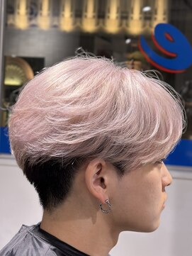 オーシャントーキョー 神戸(OCEAN TOKYO KOBE) ホワイト刈り上げニュアンスセンターパート