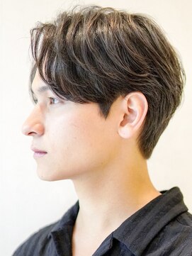 ヨリ トウキョウ(yori Tokyo) 透明感センターパート・大人のシースルーマッシュ