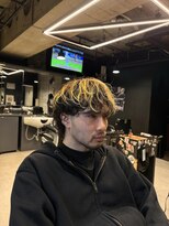 フランクスバーバーザスタンド(Frank’s barber the stand)&nbsp;刈り上げセンターパート/波巻きツイストスパイラル/飯田橋