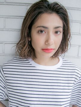 ルティア(Lutia) センターパート ゆるウェーブ 大人かわいい☆