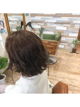 ハウオリ ヘアーワークス(Hauoli hair works) 切りっぱなしボブ×アッシュシルバーカラー