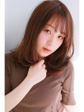 ツヤ髪ミディアムスタイル