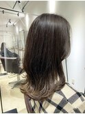 冬のグレージュブラウン