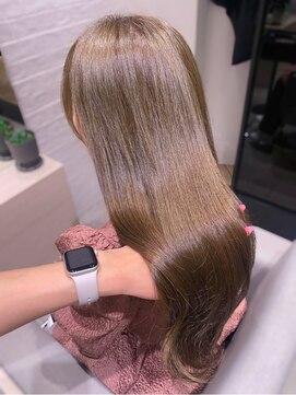 ステア ケース(stair case) 韓国レイヤーカットオリーブベージュカラー