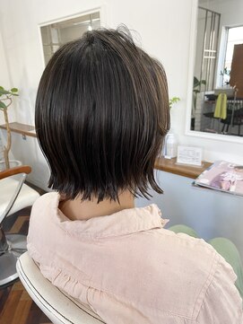 ヘアーアンドメイクアップモパ 外ハネボブ