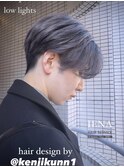ローライト　シルバーグレー　マッシュショート　センターパート