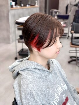 リズム バイ リンクス(Re:ism by Links) 刈り上げショート×インナーレッド