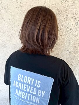 プリモ ココ 鍋島店(Primo coco.) ミディアムレイヤー ブラウンベージュ ウルフカット 外ハネボブ