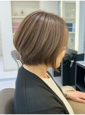 ハイライトで魅せる丸みショートボブ