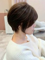 フラワーズ(Flowers)&nbsp;大人ショート 顔周りカット レイヤー アッシュ 白髪染め 30代