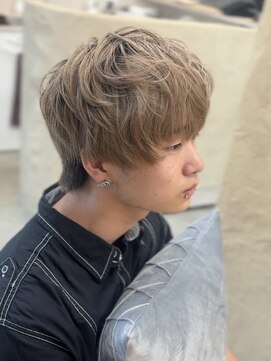 ウリ 横浜(uli) メンズショートラウンドウルフ×ベージュヘアー