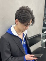 ulu. Men's Hair Salon フェザーショート/ニュアンスパーマ/センターパート