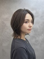 リオルソ(Re/ortho)&nbsp;くびれヘアで垢抜ける20代30代の上品なミディアムウルフスタイル