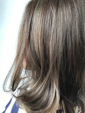 プリュム(plume) 3Dハイライト×プラチナベージュ