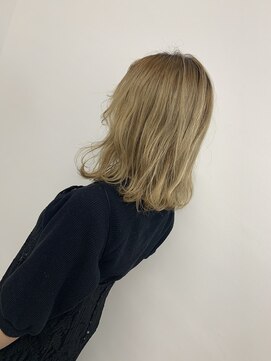 ガーランドウメダ(Garland umeda) ミディアムボブ