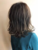 フェイバー 赤坂店(FAVOR)&nbsp;【イルミナ透明感カラー】立体感ハイライト×カーキベージュ☆