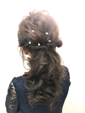 ビンカ ヘアー(Vinca hair) ダウンポニーテール